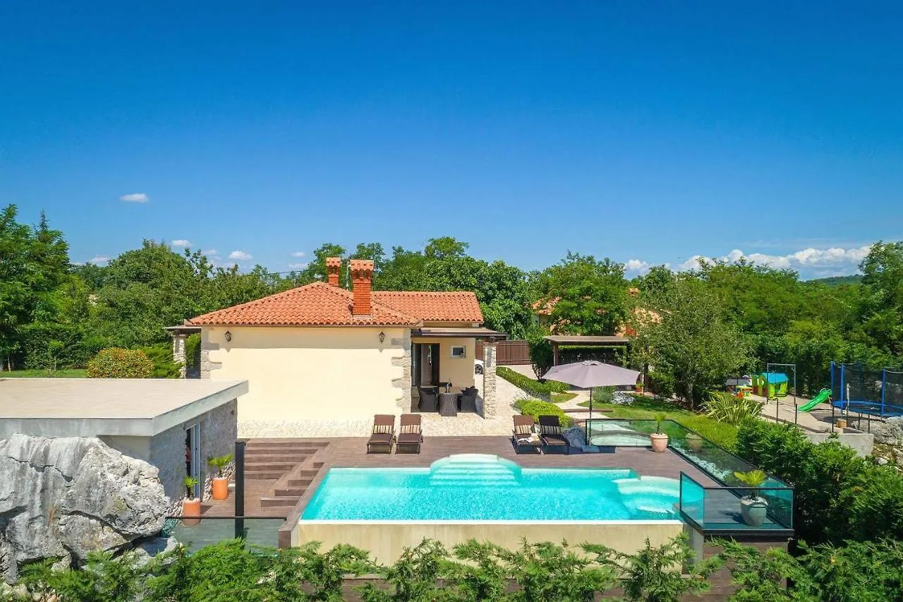 Villa Amneris 拉宾 度假居
